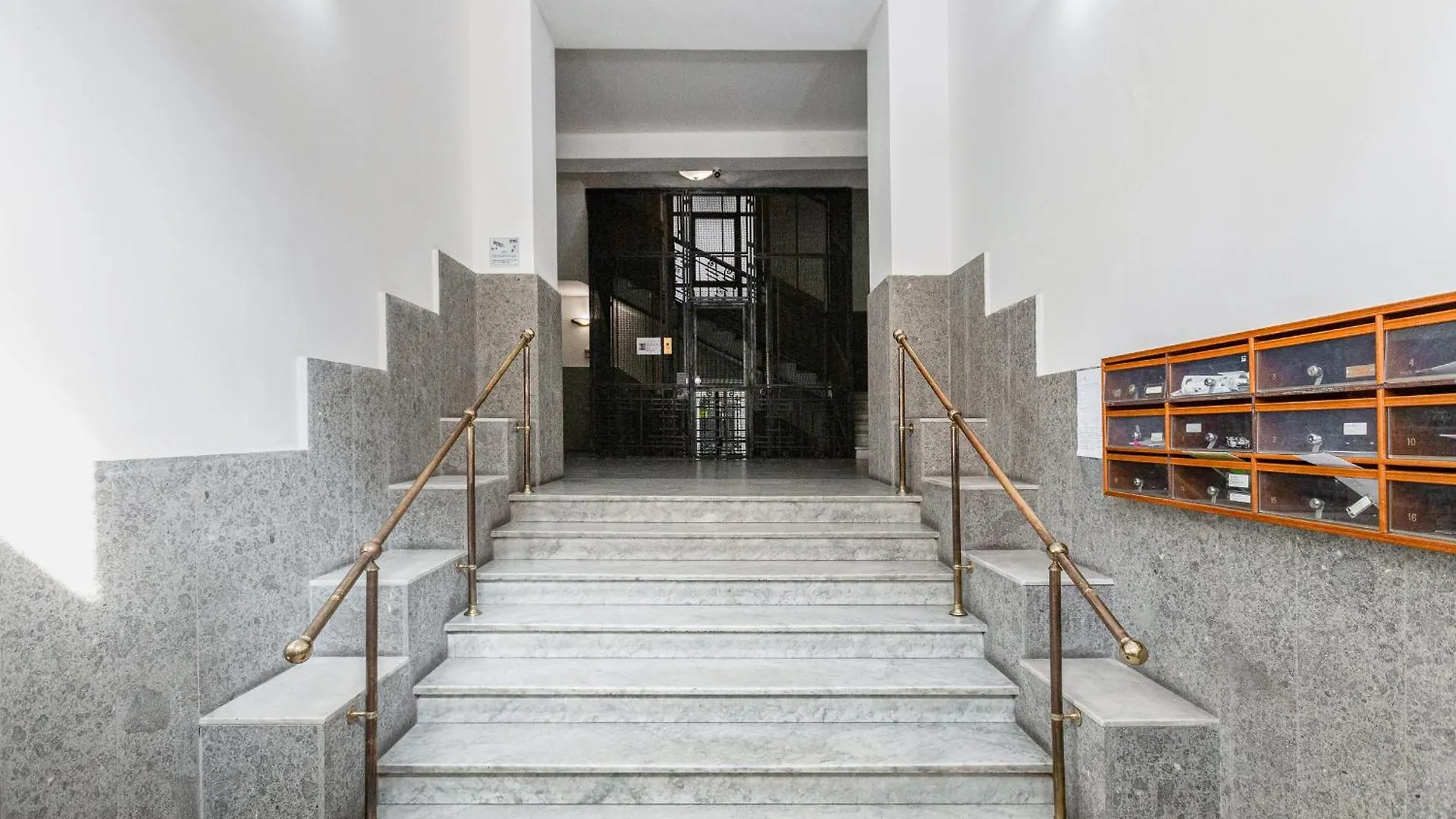 3-Bedroom Home Near Trastevere Station Rome 0*,