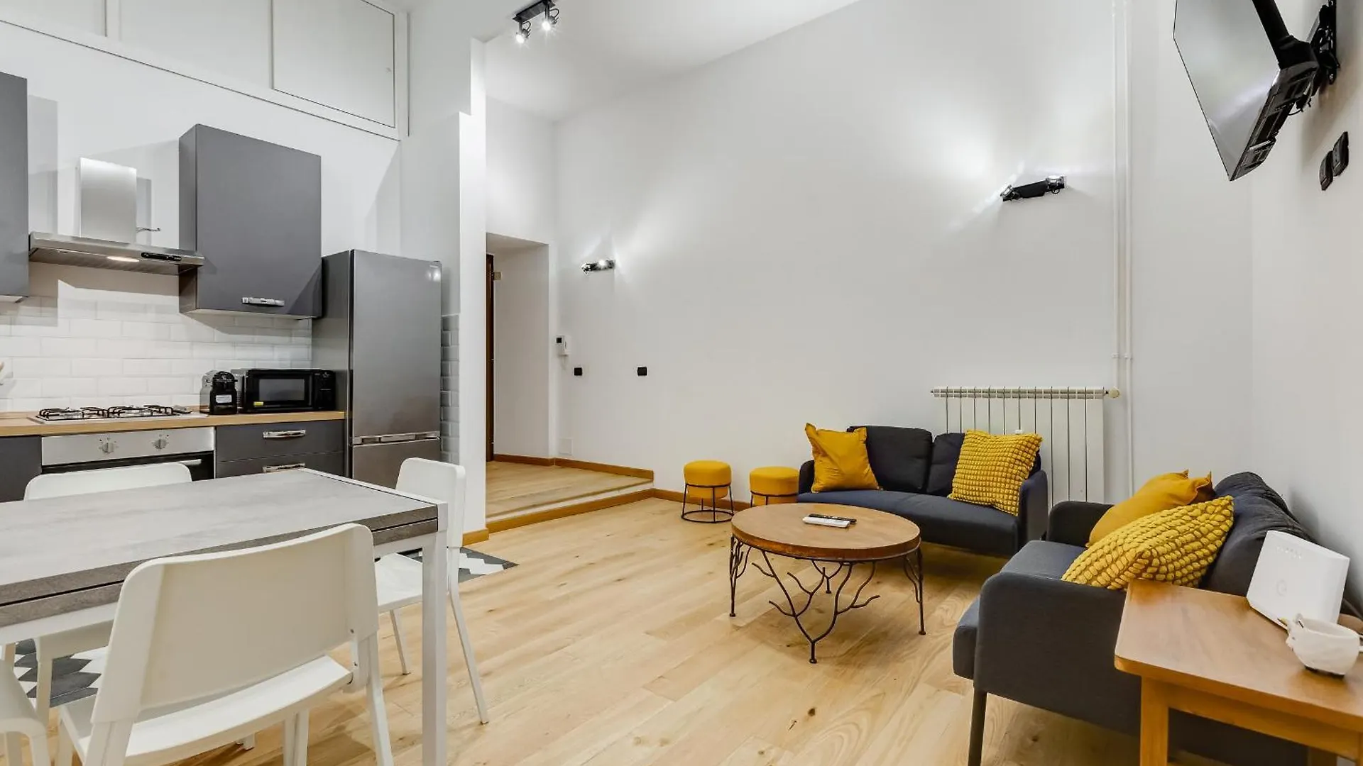 3-Bedroom Home Near Trastevere Station Rome 0*,