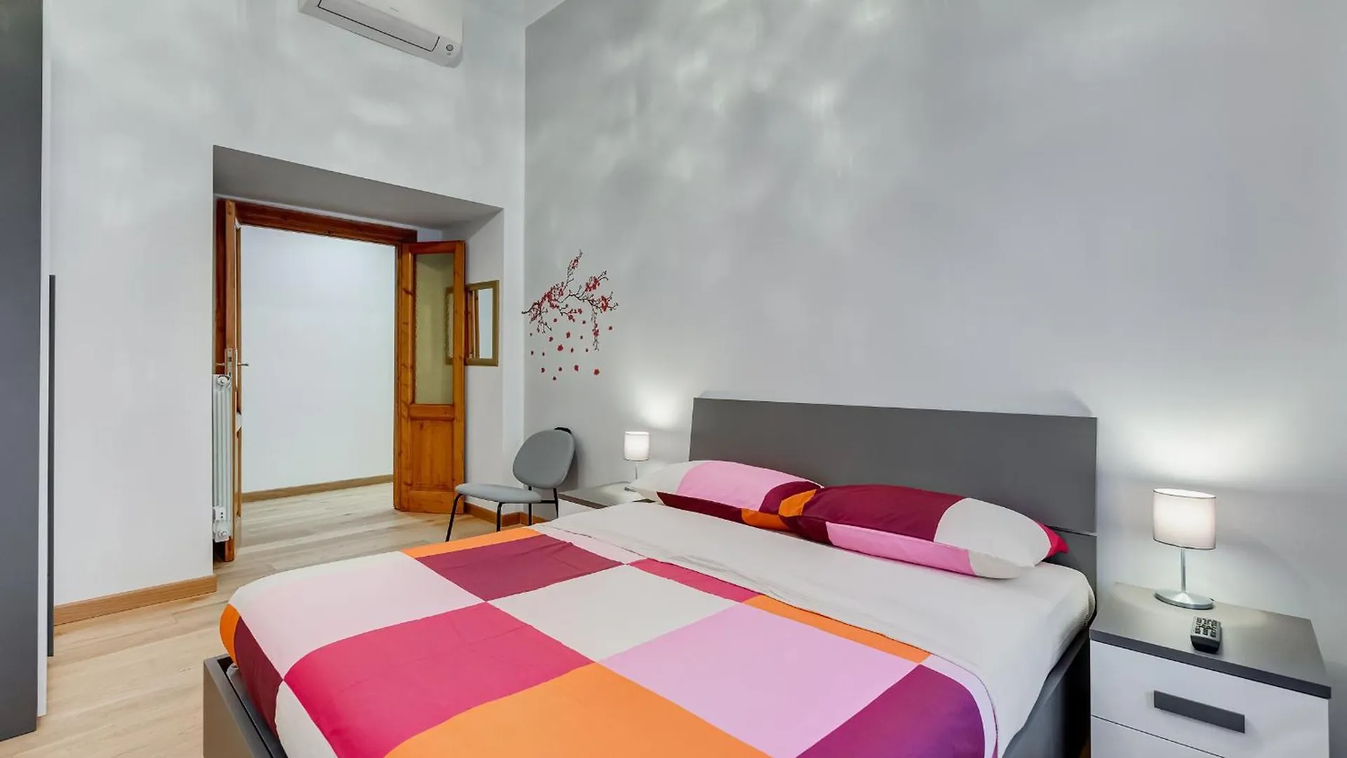 3-Bedroom Home Near Trastevere Station Rome