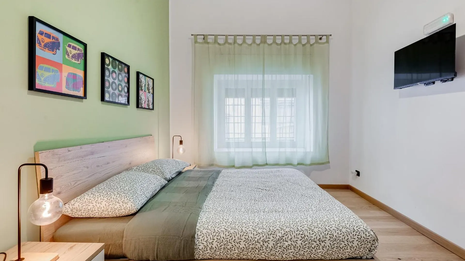 Apartment 3-Bedroom Home Near Trastevere Station Rome