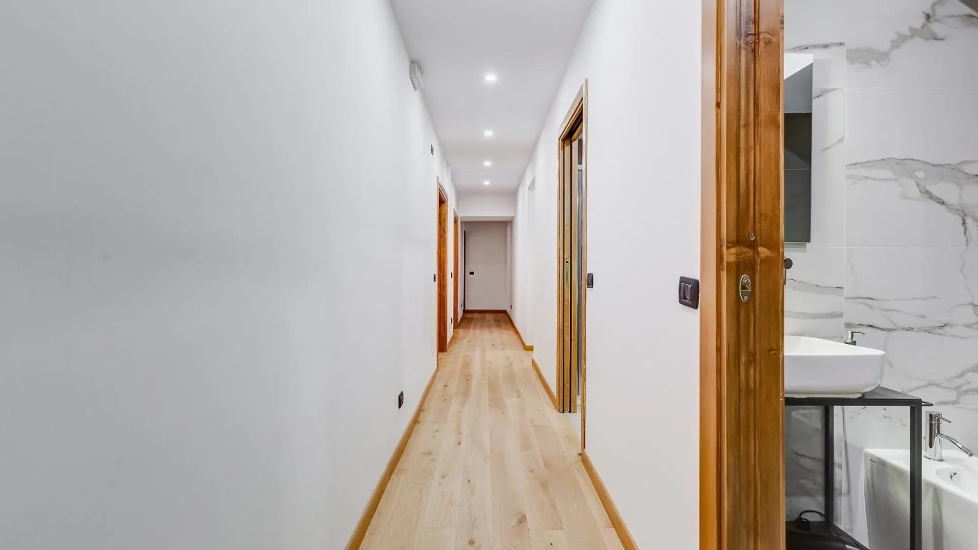 3-Bedroom Home Near Trastevere Station Rome 0*,