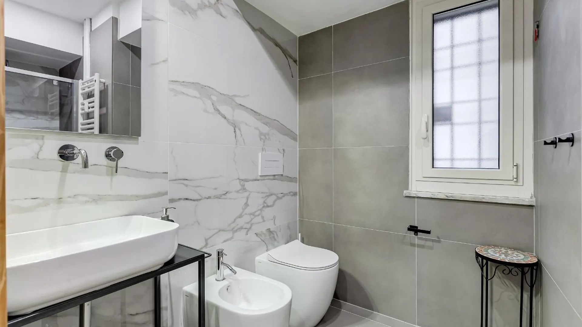 Apartment 3-Bedroom Home Near Trastevere Station Rome