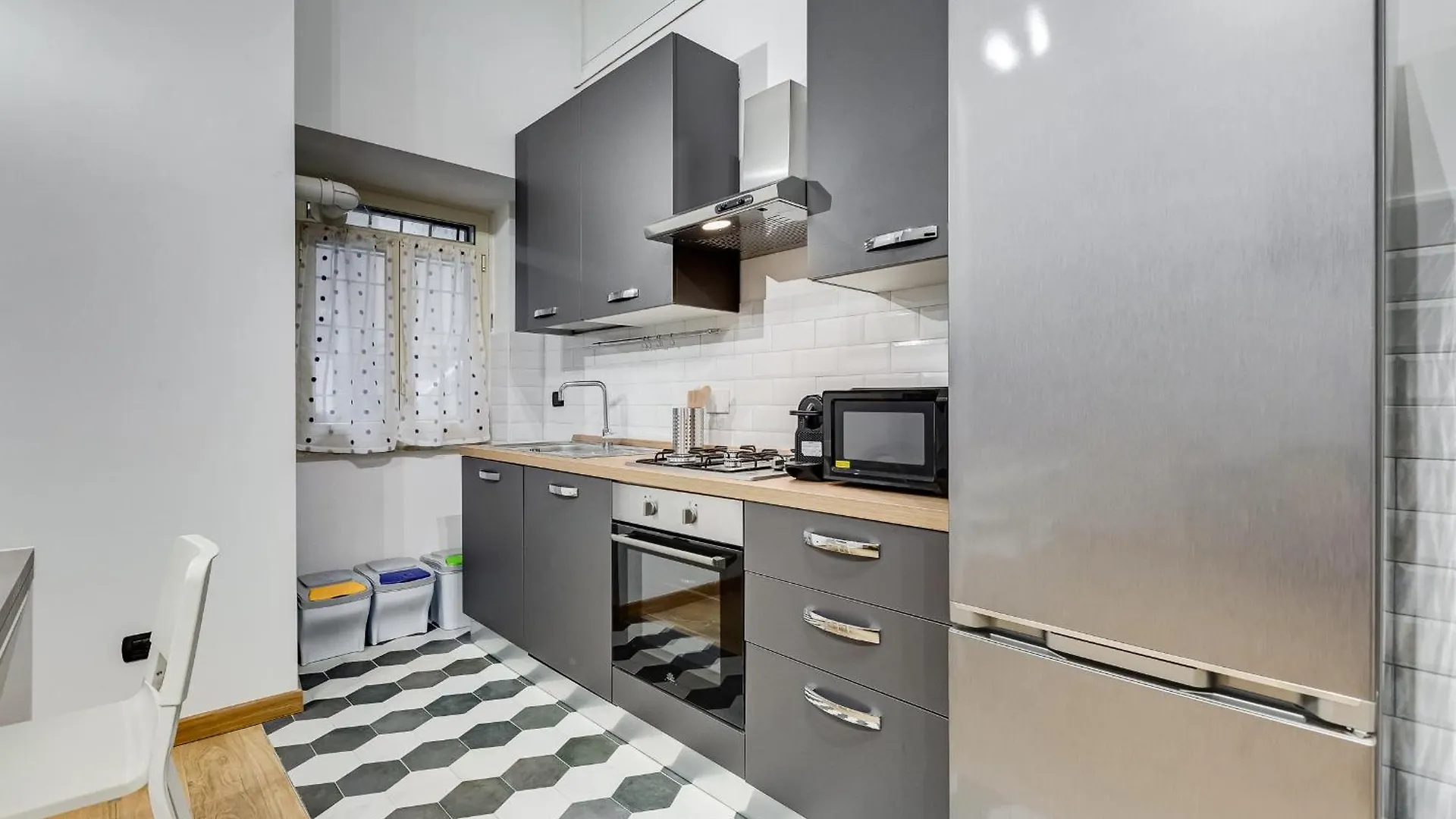 3-Bedroom Home Near Trastevere Station Rome 0*,  Italy