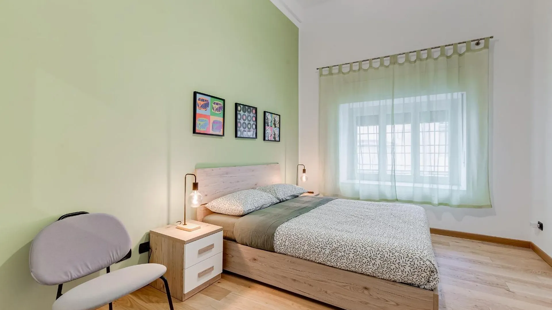 Apartment 3-Bedroom Home Near Trastevere Station Rome