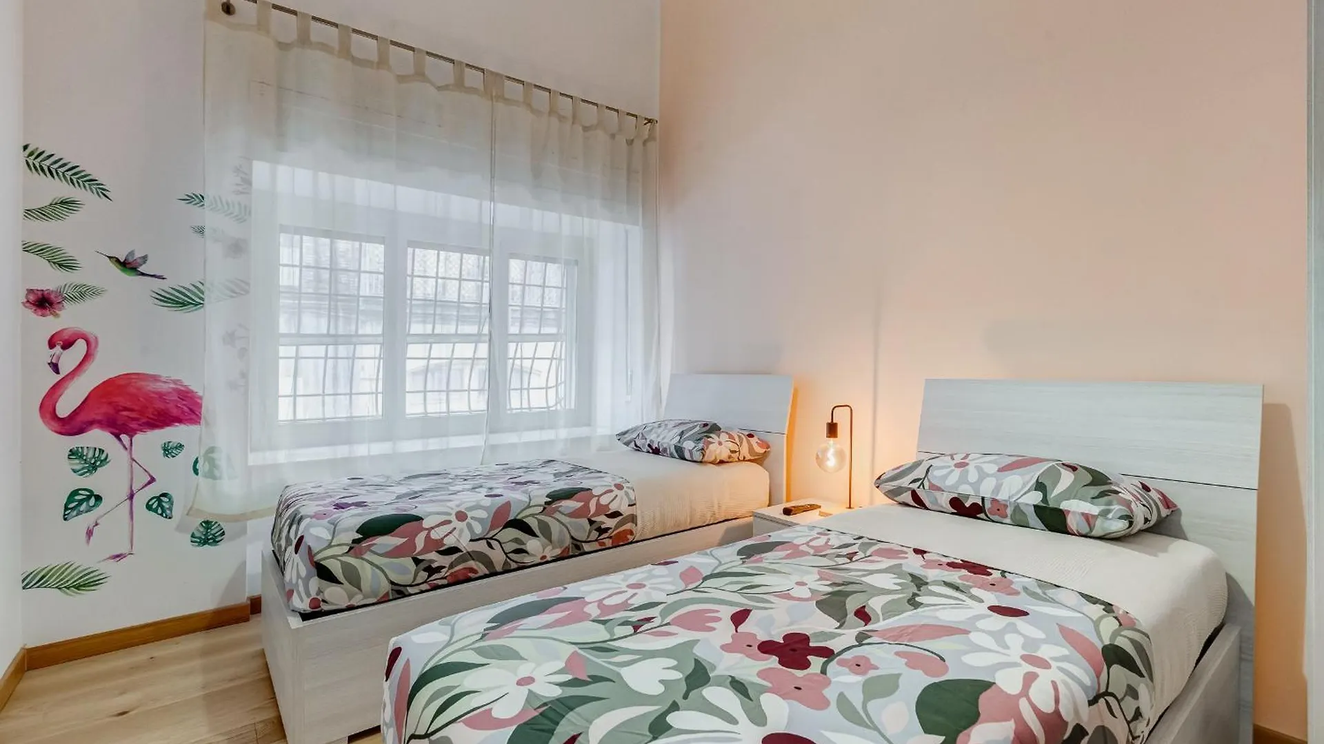 3-Bedroom Home Near Trastevere Station Rome Italy