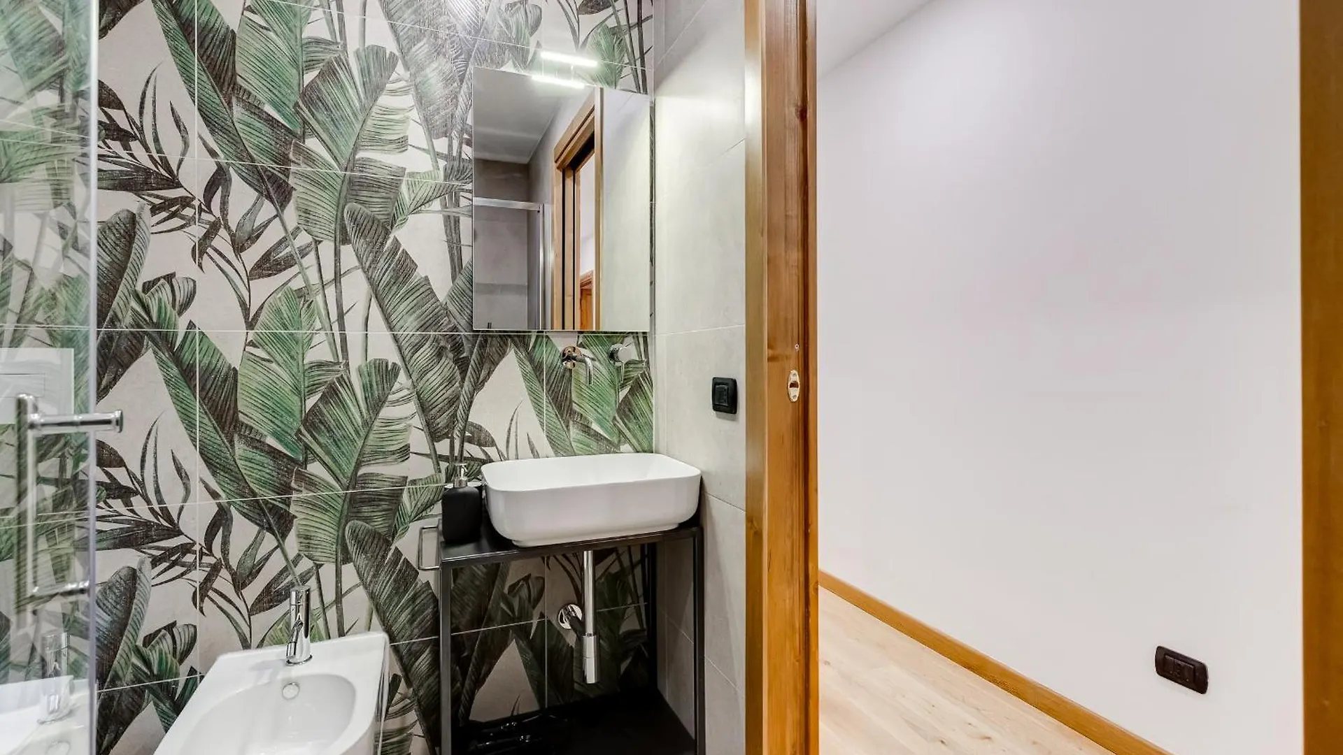 3-Bedroom Home Near Trastevere Station Rome